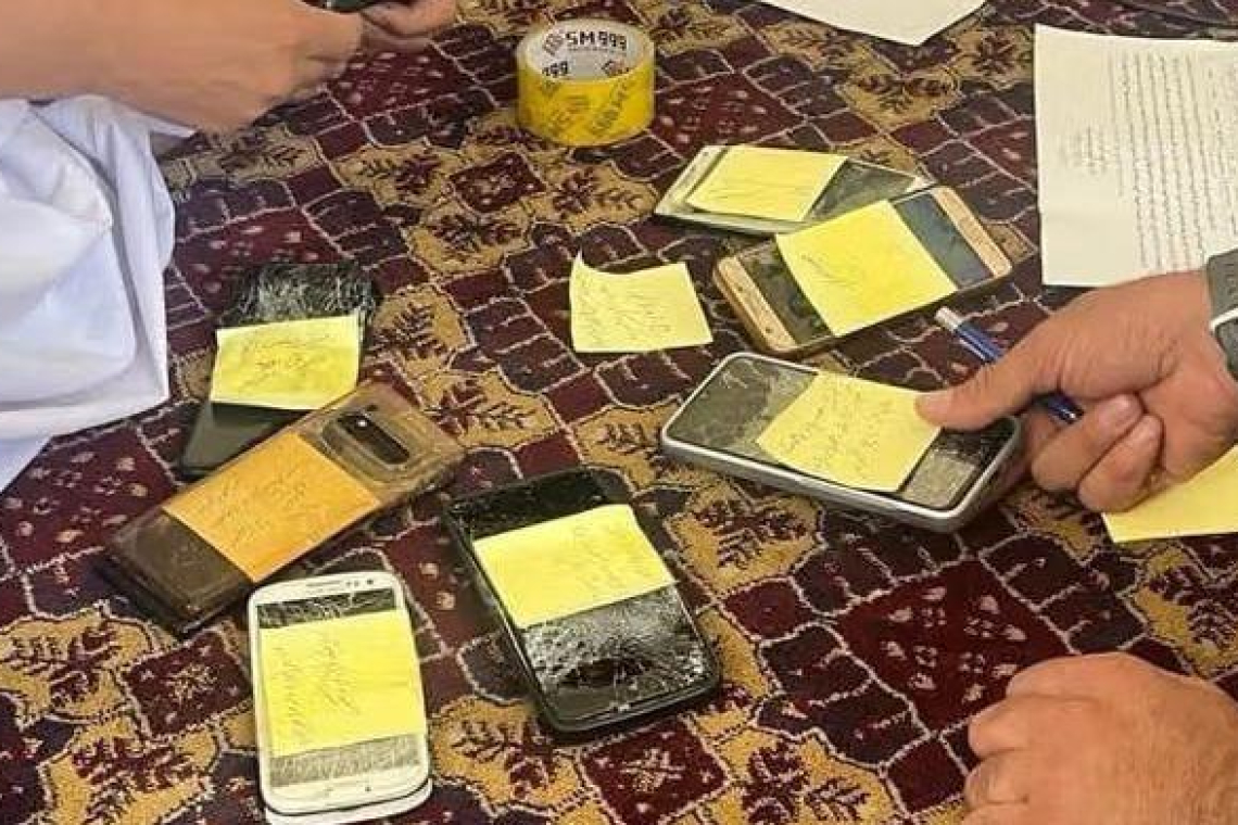 د افغانستان د خبریالانو مرکز د طالبانو د حکومت له لوري د ځيرکو ټیلفونونو پر کارولو بندیز د بیان ازادۍ پر ضد بولي او غندي یې